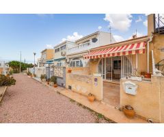 ACOGEDOR ADOSADO CON JARDÍN PRIVADO Y ORIENTACIÓN SUR EN EL CHAPARRAL, TORREVIEJA