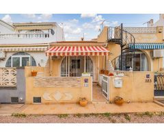 ACOGEDOR ADOSADO CON JARDÍN PRIVADO Y ORIENTACIÓN SUR EN EL CHAPARRAL, TORREVIEJA