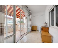 ACOGEDOR ADOSADO CON JARDÍN PRIVADO Y ORIENTACIÓN SUR EN EL CHAPARRAL, TORREVIEJA