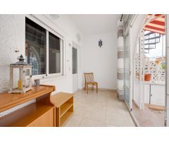 ACOGEDOR ADOSADO CON JARDÍN PRIVADO Y ORIENTACIÓN SUR EN EL CHAPARRAL, TORREVIEJA