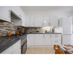 ACOGEDOR ADOSADO CON JARDÍN PRIVADO Y ORIENTACIÓN SUR EN EL CHAPARRAL, TORREVIEJA