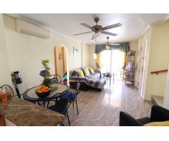 BUNGALOW EN PLANTA ALTA CON SOLÁRIUM PRIVADO Y ORIENTACIÓN SUR EN RESIDENCIAL COLINAS PUERTA REAL I