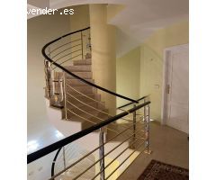 ÁTICO DÚPLEX CON CINCO TERRAZAS, GARAJE, LUZ NATURAL Y ESPACIOS VERSÁTILES
