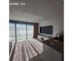 VILLA INDEPENDIENTE DE ESTILO MODERNO CON PISCINA PRIVADA Y SOLÁRIUM EN BENIJÓFAR