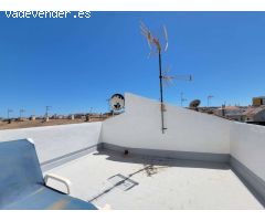 VIVIENDA DE 2 PLANTAS CON SOLÁRIUM PRIVADO Y GRAN POTENCIAL, A 900 M DE LAS PLAYAS DEL CURA Y LOS LO