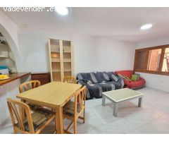 VIVIENDA DE 2 PLANTAS CON SOLÁRIUM PRIVADO Y GRAN POTENCIAL, A 900 M DE LAS PLAYAS DEL CURA Y LOS LO