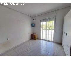 VIVIENDA DE 2 PLANTAS CON SOLÁRIUM PRIVADO Y GRAN POTENCIAL, A 900 M DE LAS PLAYAS DEL CURA Y LOS LO