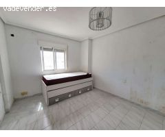 VIVIENDA DE 2 PLANTAS CON SOLÁRIUM PRIVADO Y GRAN POTENCIAL, A 900 M DE LAS PLAYAS DEL CURA Y LOS LO