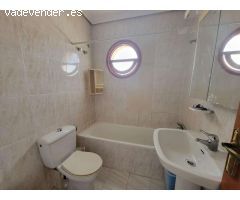 VIVIENDA DE 2 PLANTAS CON SOLÁRIUM PRIVADO Y GRAN POTENCIAL, A 900 M DE LAS PLAYAS DEL CURA Y LOS LO