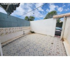 VIVIENDA DE 2 PLANTAS CON SOLÁRIUM PRIVADO Y GRAN POTENCIAL, A 900 M DE LAS PLAYAS DEL CURA Y LOS LO
