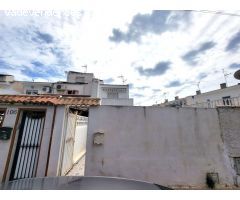 VIVIENDA DE 2 PLANTAS CON SOLÁRIUM PRIVADO Y GRAN POTENCIAL, A 900 M DE LAS PLAYAS DEL CURA Y LOS LO