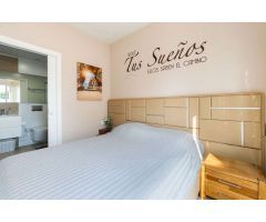 VILLA MODERNA CON PISCINA PRIVADA Y ENCANTADORA ZONA EXTERIOR EN PILAR DE LA HORADADA, A SOLO 1,9 KM