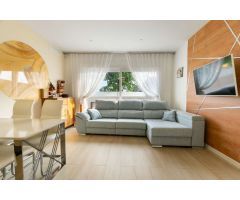 VILLA MODERNA CON PISCINA PRIVADA Y ENCANTADORA ZONA EXTERIOR EN PILAR DE LA HORADADA, A SOLO 1,9 KM