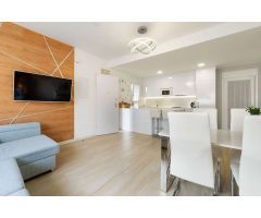 VILLA MODERNA CON PISCINA PRIVADA Y ENCANTADORA ZONA EXTERIOR EN PILAR DE LA HORADADA, A SOLO 1,9 KM