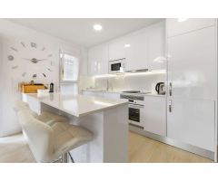 VILLA MODERNA CON PISCINA PRIVADA Y ENCANTADORA ZONA EXTERIOR EN PILAR DE LA HORADADA, A SOLO 1,9 KM