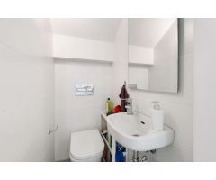 VILLA MODERNA CON PISCINA PRIVADA Y ENCANTADORA ZONA EXTERIOR EN PILAR DE LA HORADADA, A SOLO 1,9 KM