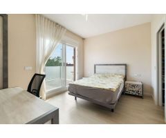 VILLA MODERNA CON PISCINA PRIVADA Y ENCANTADORA ZONA EXTERIOR EN PILAR DE LA HORADADA, A SOLO 1,9 KM