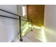 VILLA MODERNA CON PISCINA PRIVADA Y ENCANTADORA ZONA EXTERIOR EN PILAR DE LA HORADADA, A SOLO 1,9 KM
