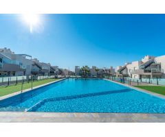 CLAVES DE LUJO EN TORREVIEJA: ÁTICO CON SOLARIUM PRIVADO EN SOLPARK, AGUAS NUEVAS