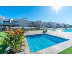 CLAVES DE LUJO EN TORREVIEJA: ÁTICO CON SOLARIUM PRIVADO EN SOLPARK, AGUAS NUEVAS