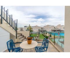 CLAVES DE LUJO EN TORREVIEJA: ÁTICO CON SOLARIUM PRIVADO EN SOLPARK, AGUAS NUEVAS
