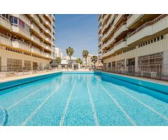 ÁTICO REFORMADO A PIE DE PLAYA CON VISTAS AL MAR Y A LA LAGUNA ROSA – NOVOMARES, TORREVIEJA