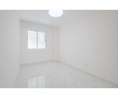 ÁTICO REFORMADO A PIE DE PLAYA CON VISTAS AL MAR Y A LA LAGUNA ROSA – NOVOMARES, TORREVIEJA