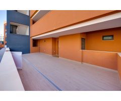 MAGNÍFICO APARTAMENTO EN PLANTA BAJA CON GRAN JARDÍN PRIVADO Y EXCELENTES ZONAS COMUNES