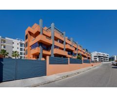 MAGNÍFICO APARTAMENTO EN PLANTA BAJA CON GRAN JARDÍN PRIVADO Y EXCELENTES ZONAS COMUNES