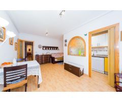 AMPLIO APARTAMENTO EN EL CENTRO DE TORREVIEJA, CERCA DE LA PLAYA