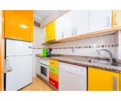 AMPLIO APARTAMENTO EN EL CENTRO DE TORREVIEJA, CERCA DE LA PLAYA