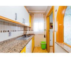 AMPLIO APARTAMENTO EN EL CENTRO DE TORREVIEJA, CERCA DE LA PLAYA