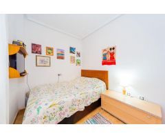 AMPLIO APARTAMENTO EN EL CENTRO DE TORREVIEJA, CERCA DE LA PLAYA