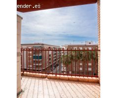 ÁTICO REFORMADO CON VISTAS AL MAR A SOLO 150 METROS DE LA PLAYA – ZONA ACEQUIÓN, TORREVIEJA