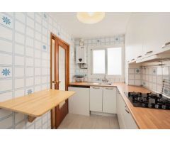 ÁTICO REFORMADO CON VISTAS AL MAR A SOLO 150 METROS DE LA PLAYA – ZONA ACEQUIÓN, TORREVIEJA