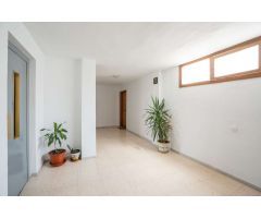 ÁTICO REFORMADO CON VISTAS AL MAR A SOLO 150 METROS DE LA PLAYA – ZONA ACEQUIÓN, TORREVIEJA