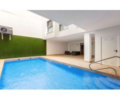 ÁTICO MODERNO CON SOLÁRIUM PRIVADO Y PISCINA EN EL CENTRO DE TORREVIEJA