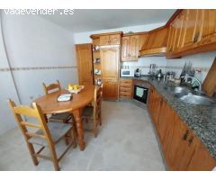 Exclusiva Casa Pareada en Esquina en el Centro de Estepona