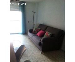 HERMOSO PISO  UBICADO EN PLENO CENTRO DE GRANADA CON 3 HABITACIONES