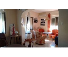 **SE ALQUILA PISO EN AVD CAPITAN MORENO IDEAL PARA ESTUDIANTES CURSO 25/26**
