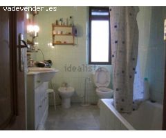 **SE ALQUILA PISO EN AVD CAPITAN MORENO IDEAL PARA ESTUDIANTES CURSO 25/26**