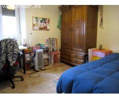 **SE ALQUILA PISO EN AVD CAPITAN MORENO IDEAL PARA ESTUDIANTES CURSO 25/26**