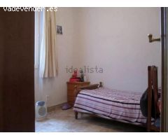 **SE ALQUILA PISO EN AVD CAPITAN MORENO IDEAL PARA ESTUDIANTES CURSO 25/26**