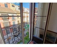 ** SE ALQUILA PISO EN REYES CATÓLICOS IDEAL PARA TRABAJADORES**