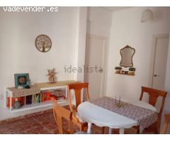 ** SE ALQUILA PISO EN REYES CATÓLICOS IDEAL PARA TRABAJADORES**