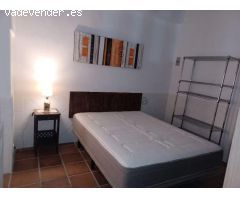** Se alquila piso en San José Bajo Ideal para parejas**