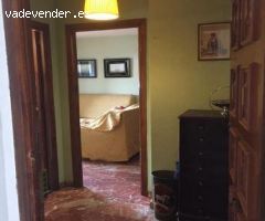 **SE ALQUILA PISO EN CALLE RIBERA DEL BEIRO IDEAL PARA ESTUDIANTES**