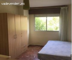 **SE ALQUILA PISO EN CALLE RIBERA DEL BEIRO IDEAL PARA ESTUDIANTES**
