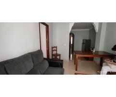 ***SE ALQUILA PISO EN CALLE SAN ISIDRO CENTRO DE GRANADA***
