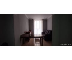 ***SE ALQUILA PISO EN CALLE SAN ISIDRO CENTRO DE GRANADA***